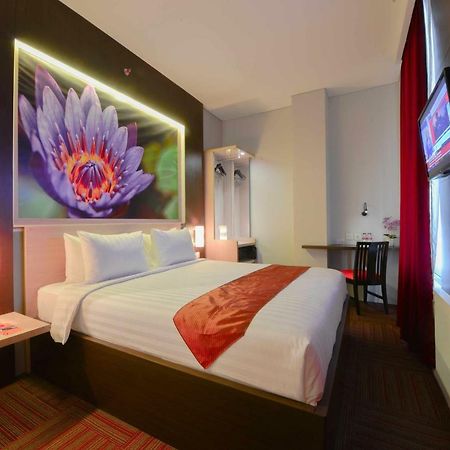 D'Hotel Jakarta Exterior photo