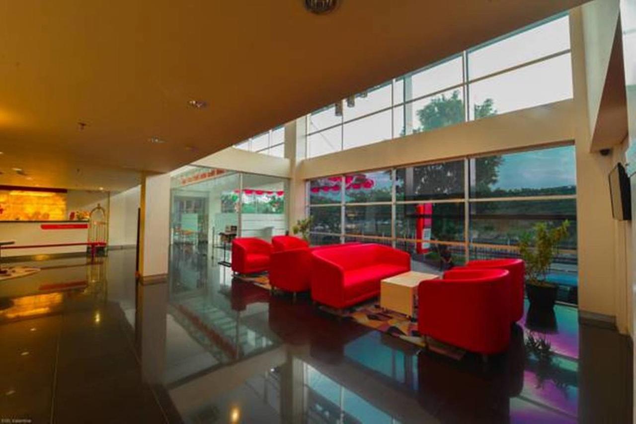 D'Hotel Jakarta Exterior photo