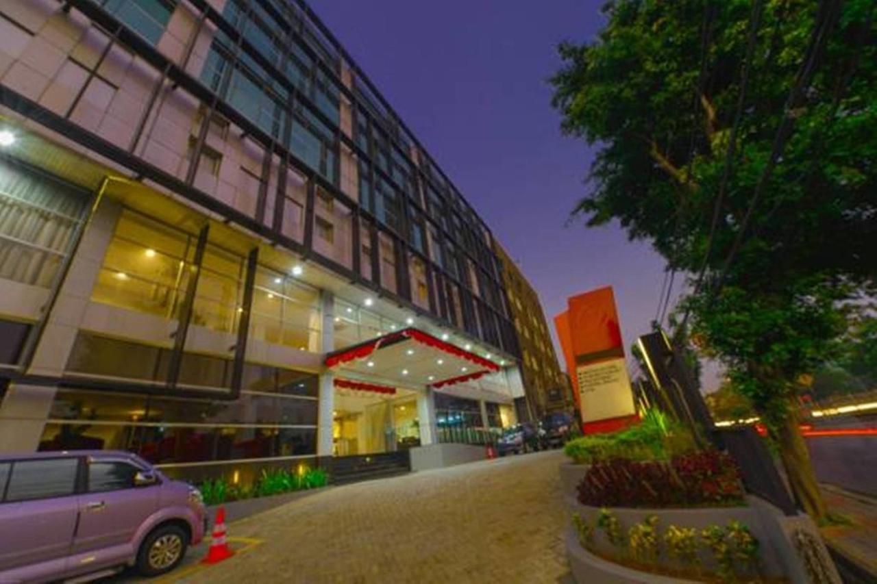 D'Hotel Jakarta Exterior photo