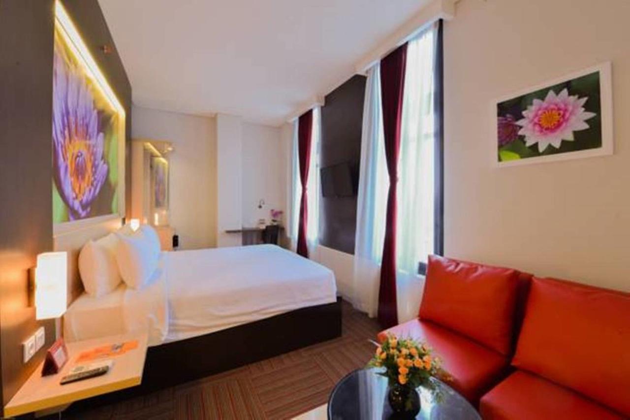 D'Hotel Jakarta Exterior photo