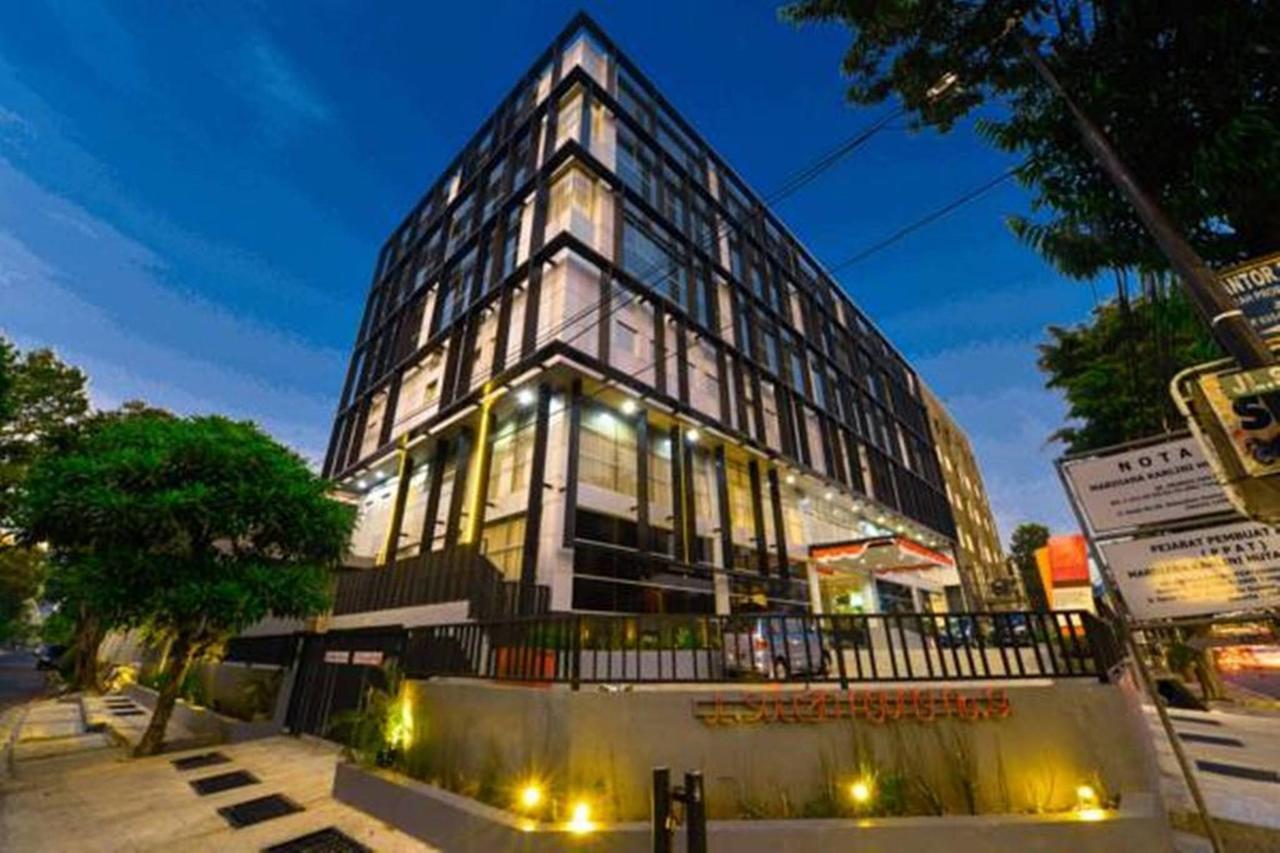D'Hotel Jakarta Exterior photo