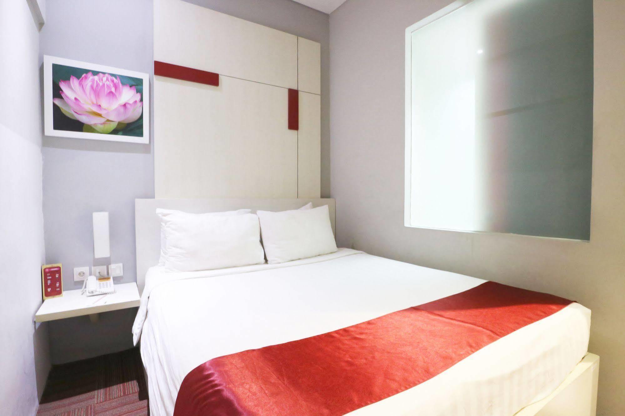 D'Hotel Jakarta Exterior photo