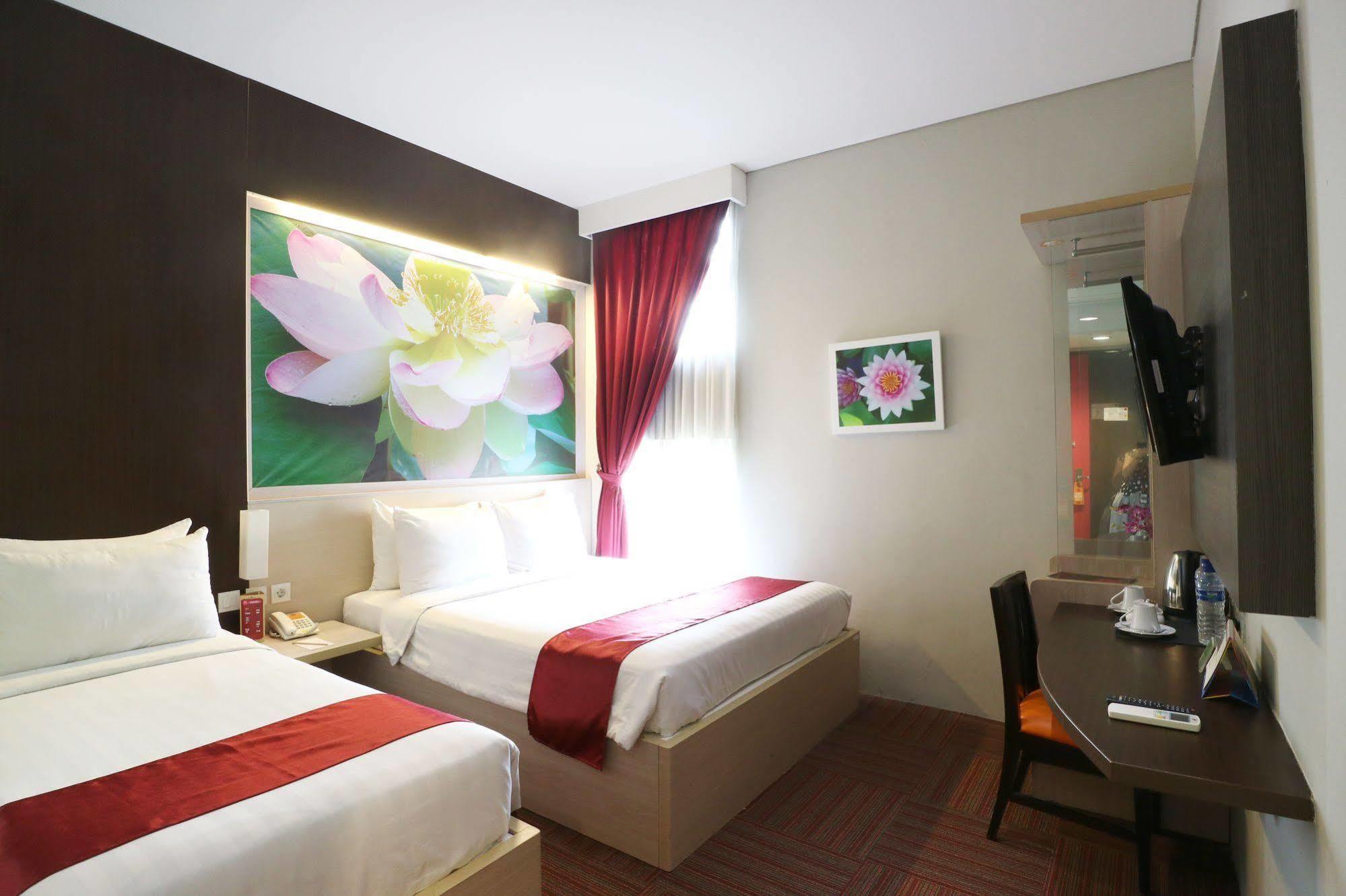 D'Hotel Jakarta Exterior photo