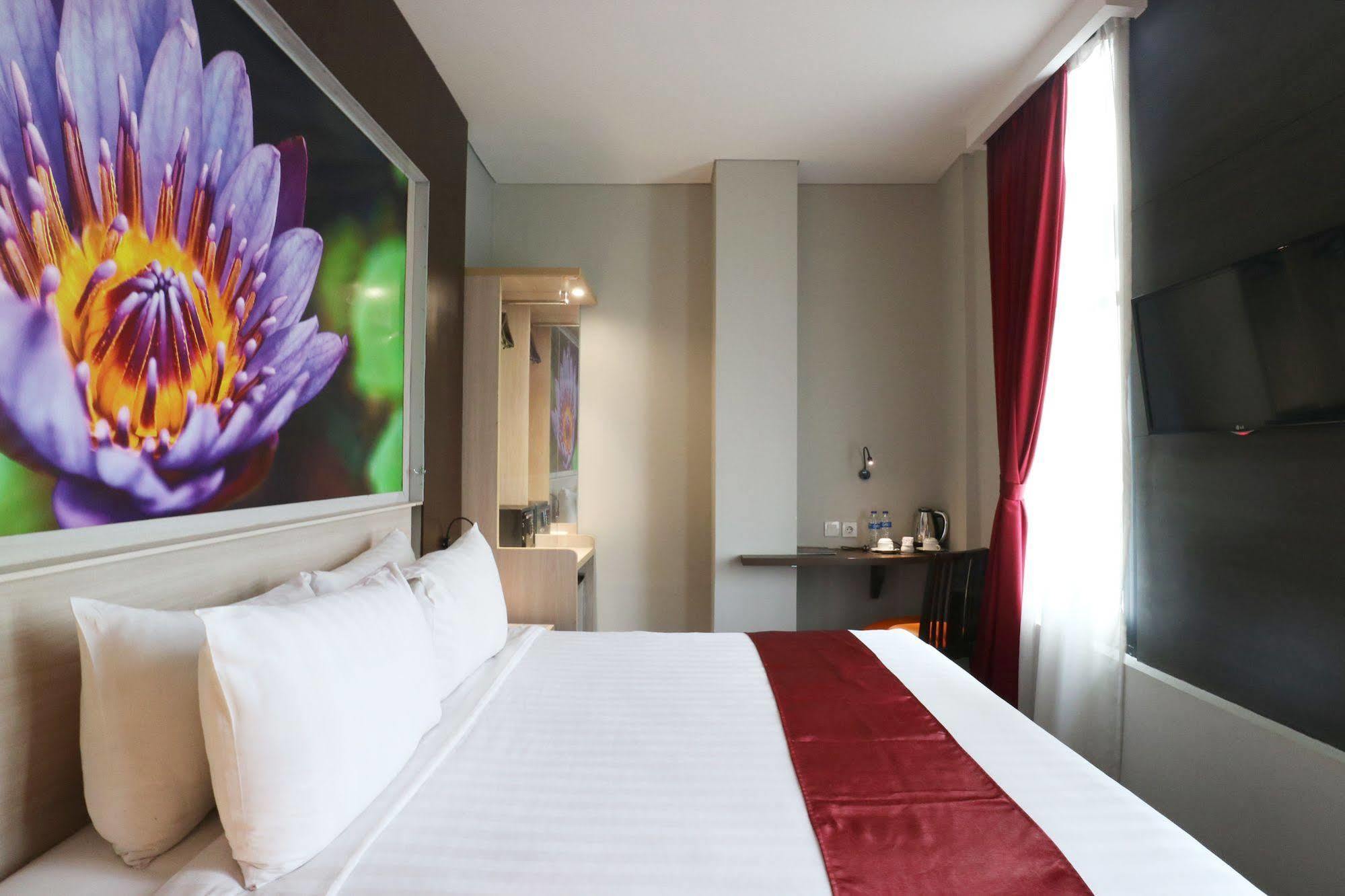 D'Hotel Jakarta Exterior photo