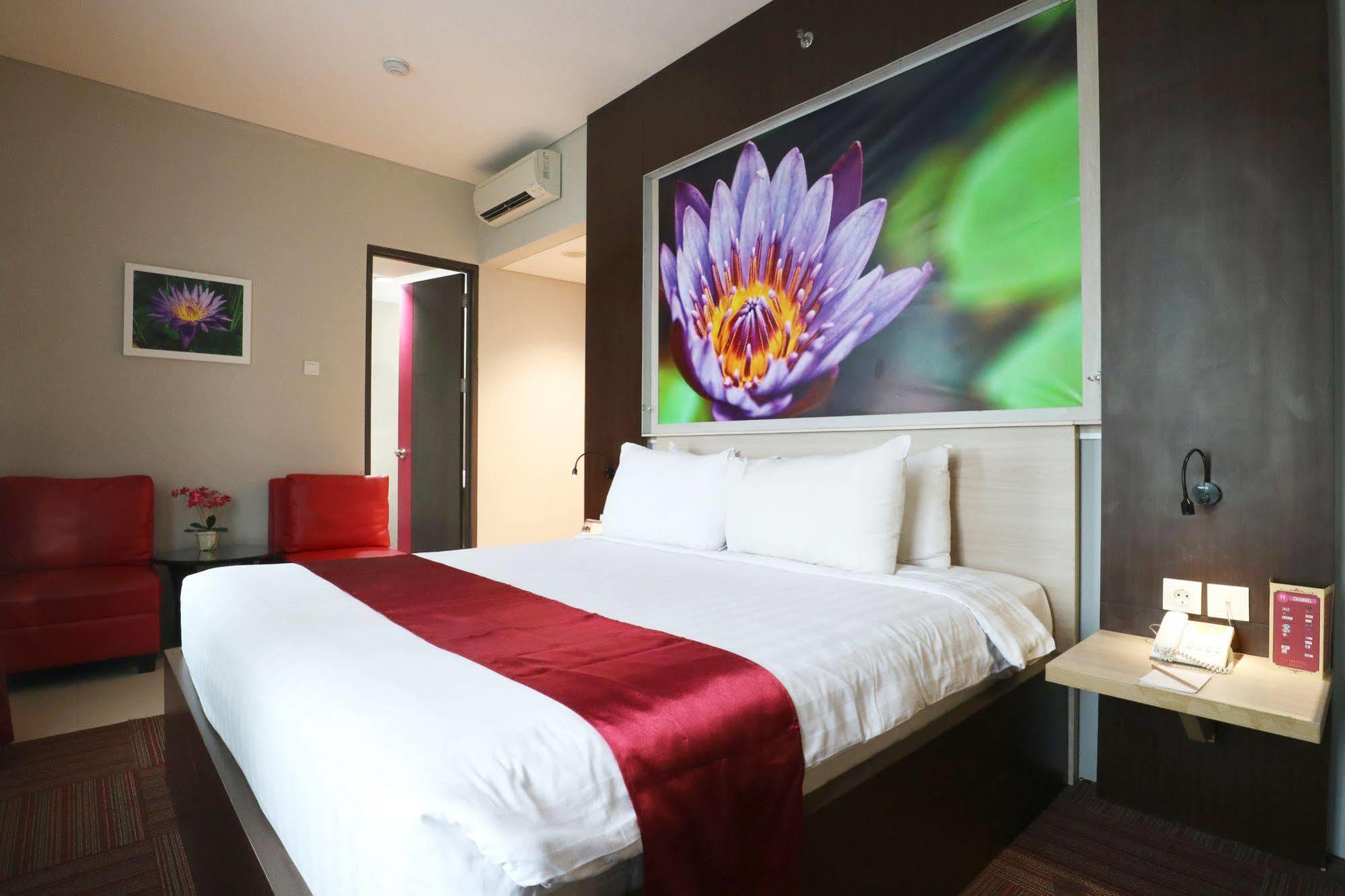 D'Hotel Jakarta Exterior photo