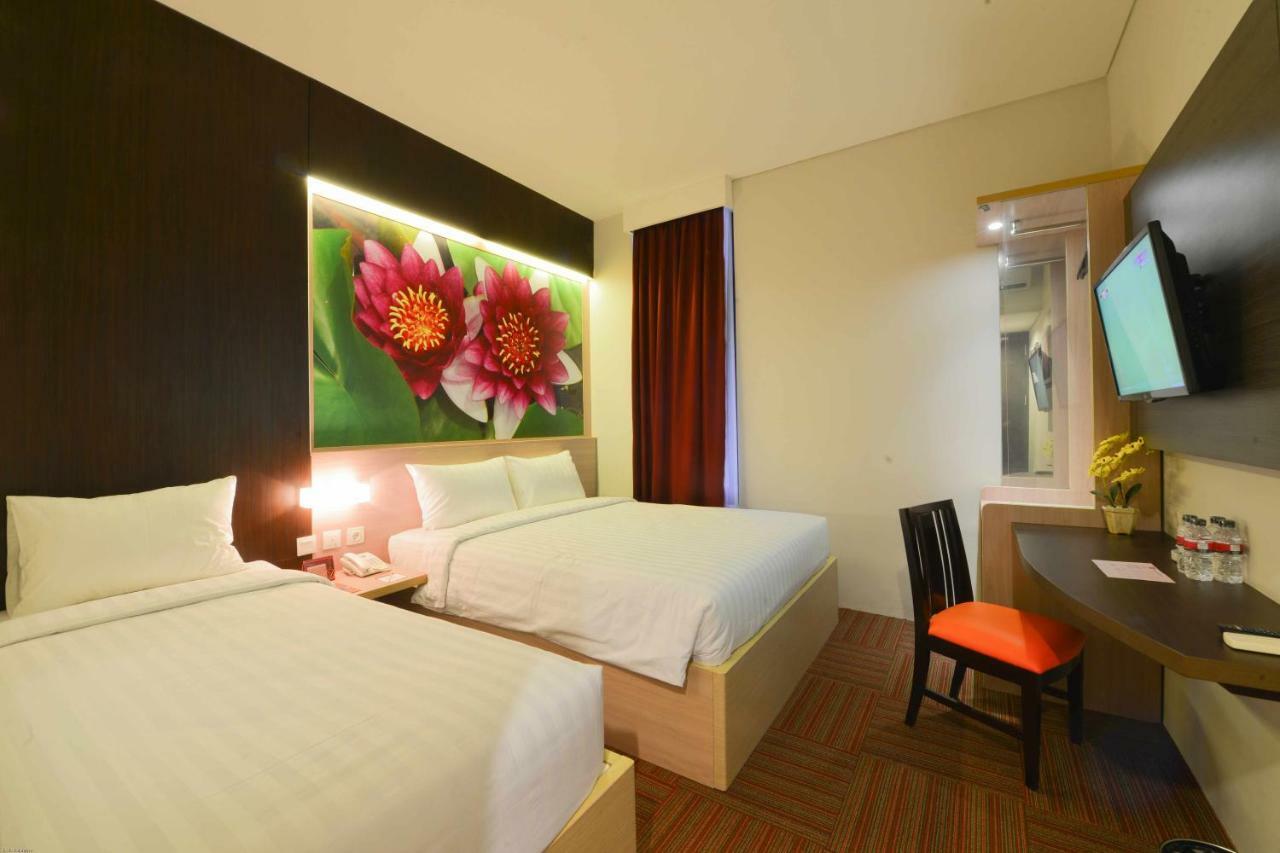 D'Hotel Jakarta Exterior photo
