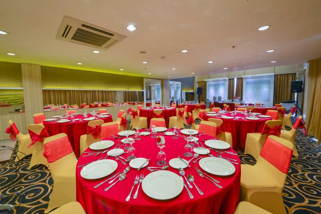 D'Hotel Jakarta Exterior photo