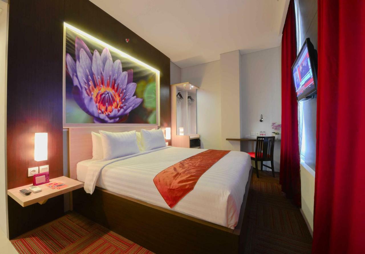 D'Hotel Jakarta Exterior photo