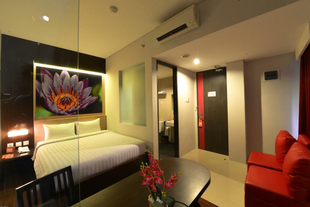 D'Hotel Jakarta Exterior photo